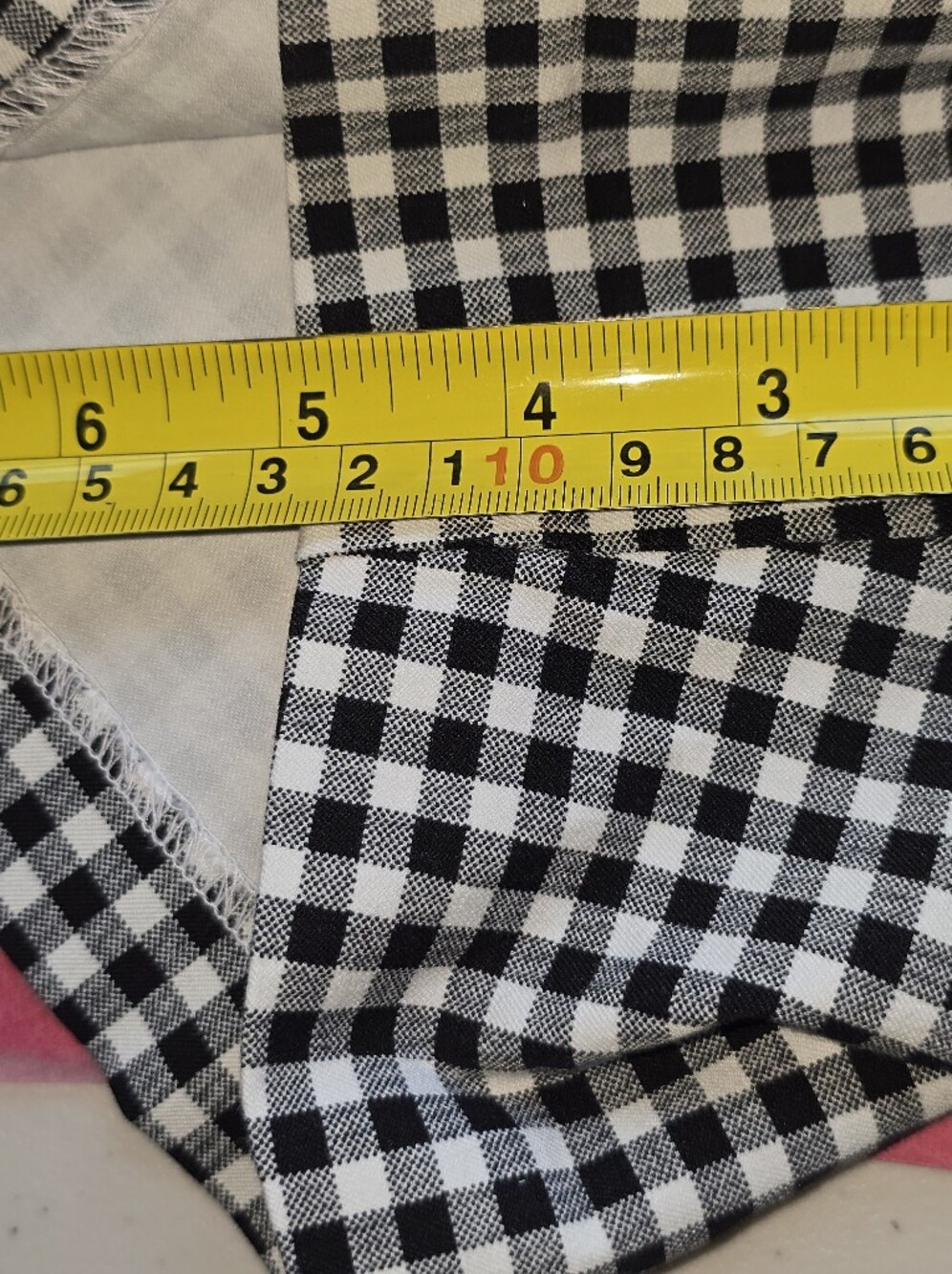 Old Navy Black and White Gingham High Rise 5" Pixie Shorts Like New 10 - Picture 7 of 7
